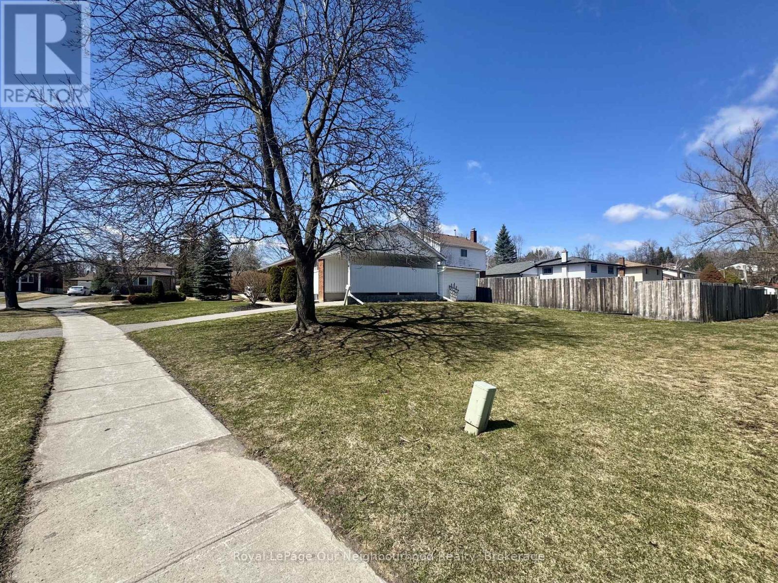 909 Whitefield Drive, Peterborough, Ontario  K9J 7W1 - Photo 4 - X12898546