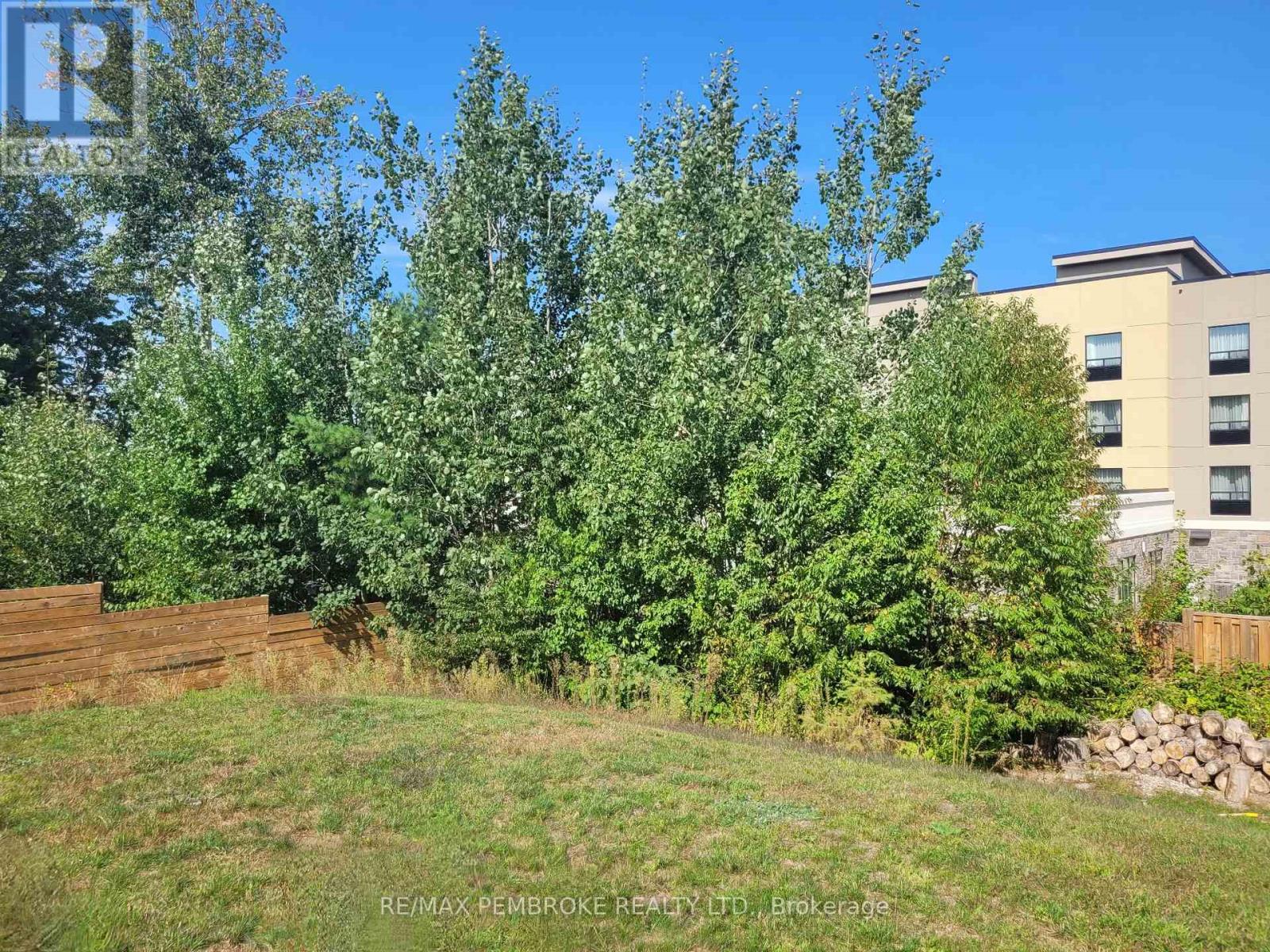 1007 Butler Boulevard, Petawawa, Ontario  K8H 0B7 - Photo 43 - X12974274