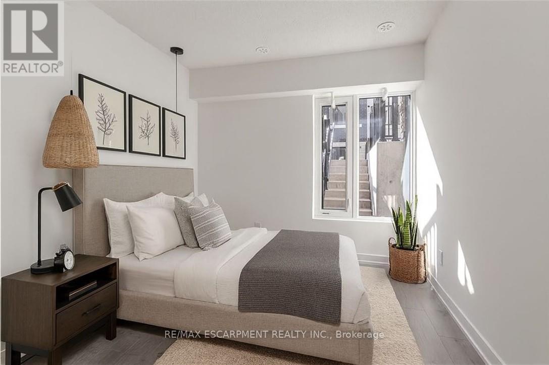 105 - 1135 Cooke Boulevard, Burlington, Ontario  L7T 0C3 - Photo 10 - W12991282