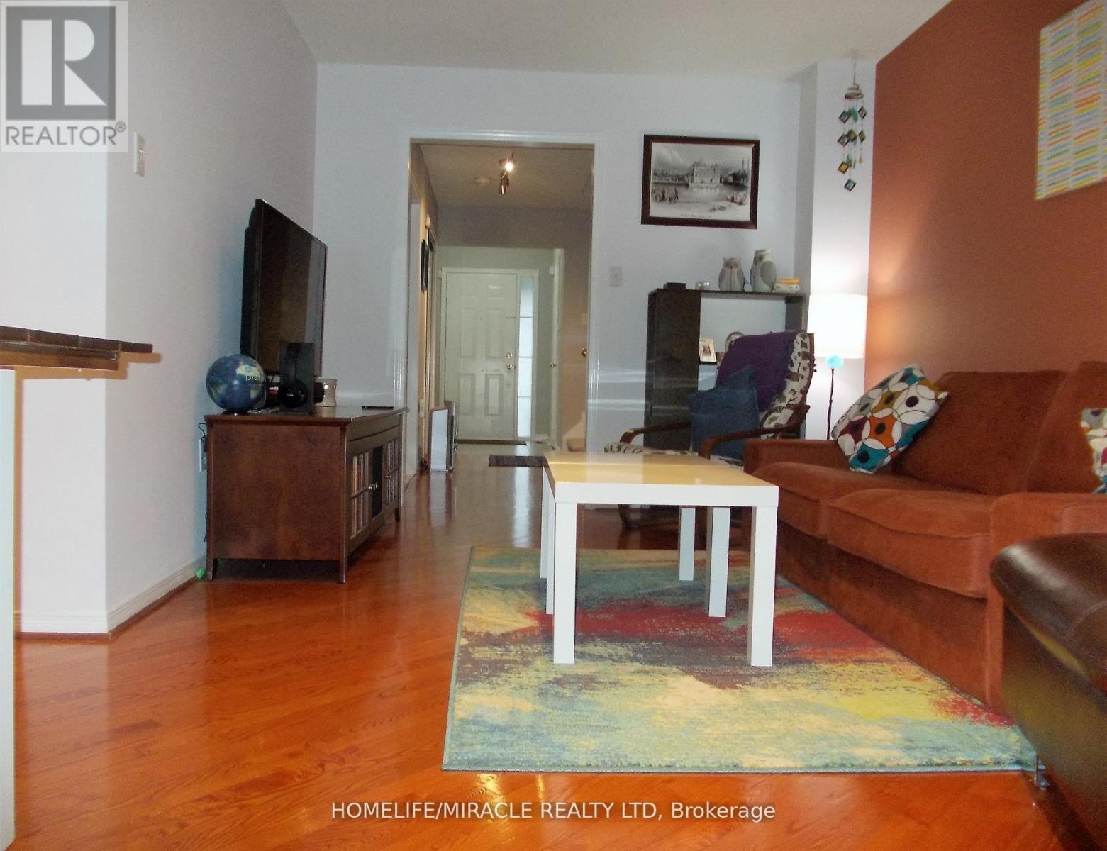 101 Bighorn Crescent, Brampton, Ontario  L6R 1G2 - Photo 3 - W12991290