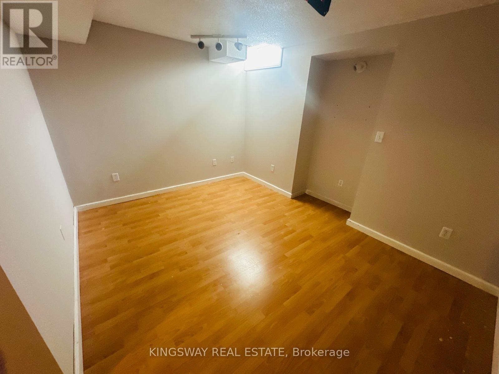 1078 Glenbrook Avenue, Oakville, Ontario  L6H 4A3 - Photo 14 - W12991324