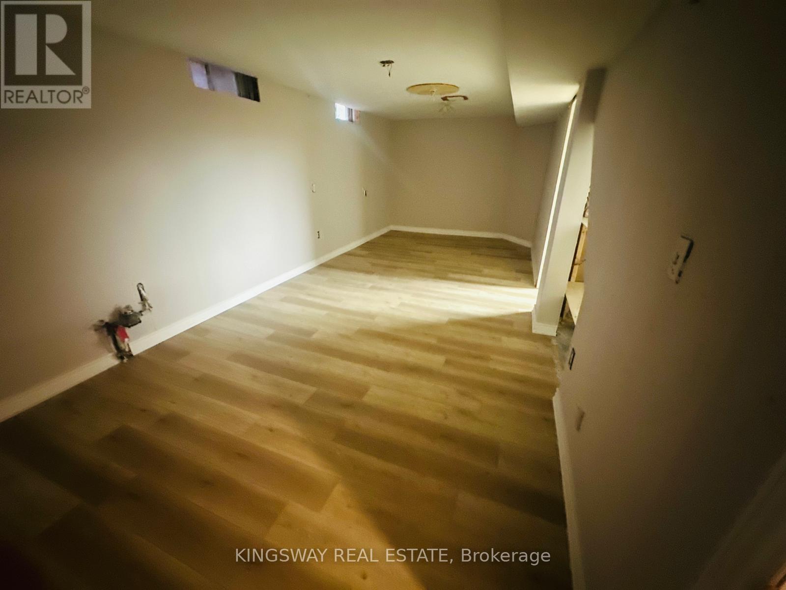 1078 Glenbrook Avenue, Oakville, Ontario  L6H 4A3 - Photo 15 - W12991324