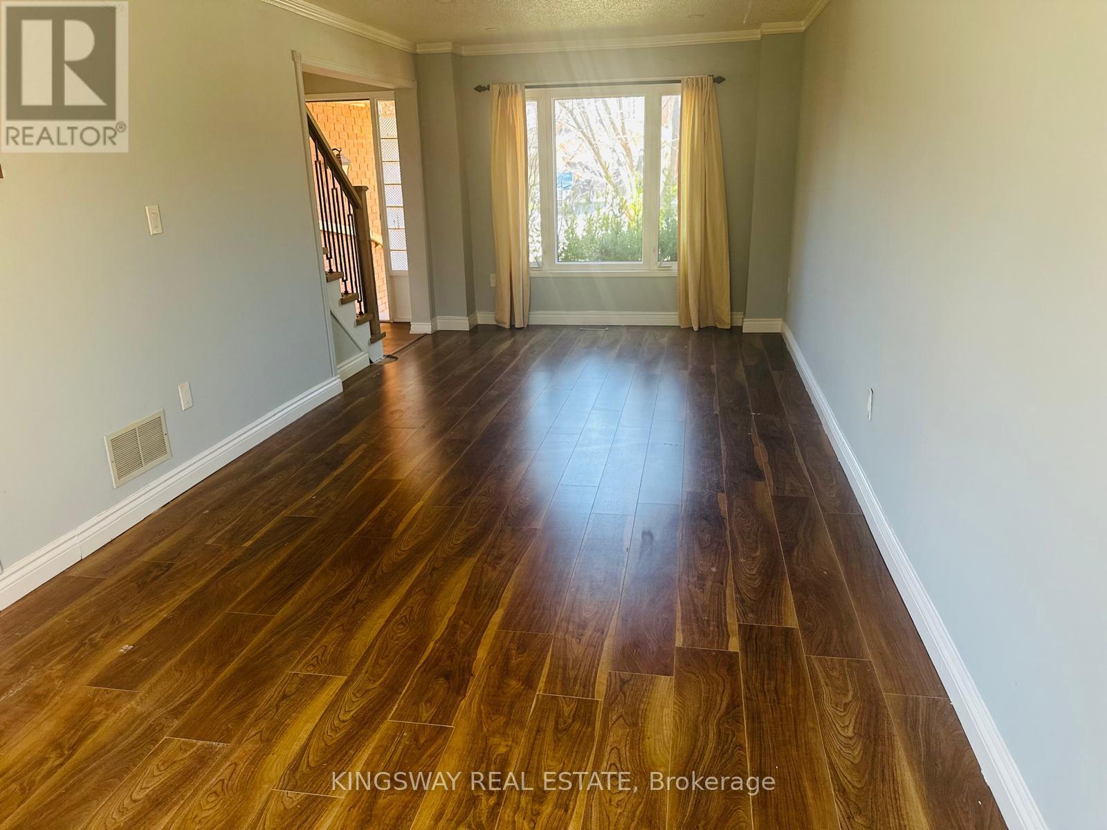 1078 Glenbrook Avenue, Oakville, Ontario  L6H 4A3 - Photo 6 - W12991324