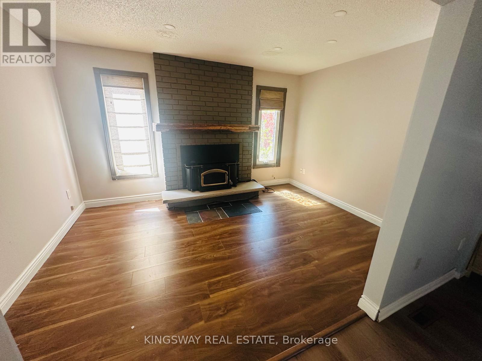 1078 Glenbrook Avenue, Oakville, Ontario  L6H 4A3 - Photo 7 - W12991324