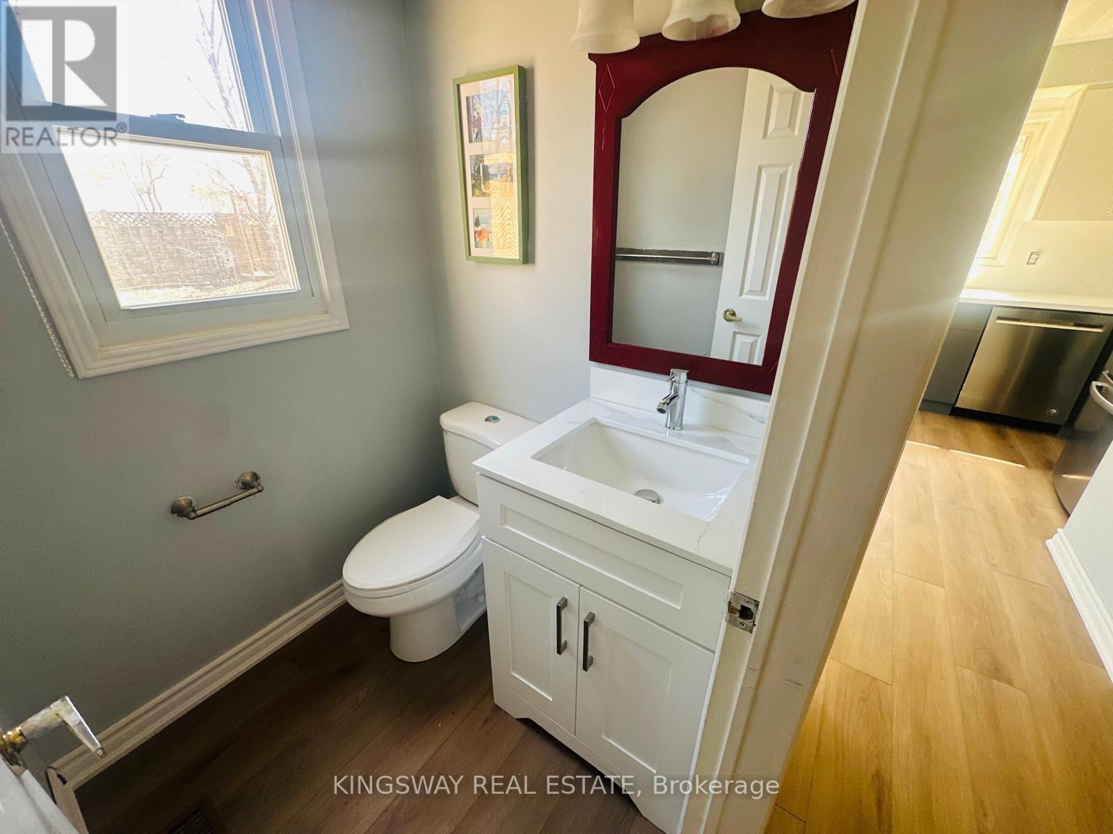 1078 Glenbrook Avenue, Oakville, Ontario  L6H 4A3 - Photo 8 - W12991324