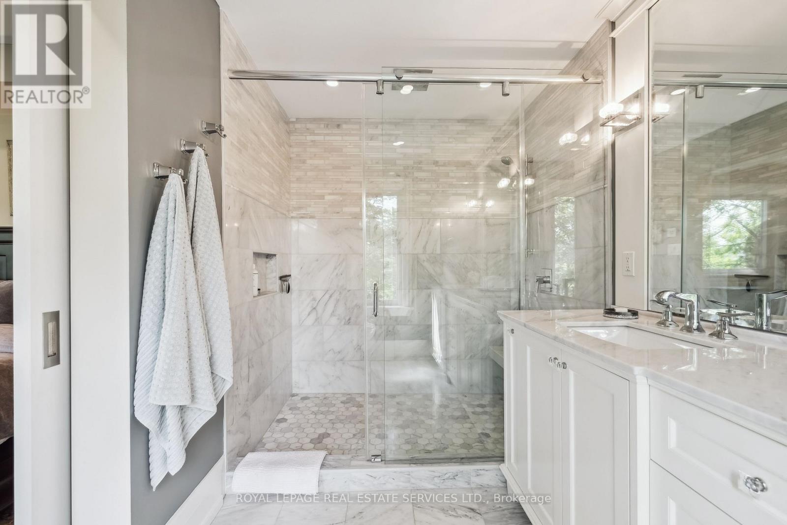 382 Trafalgar Road, Oakville, Ontario  L6J 3H5 - Photo 22 - W12991350