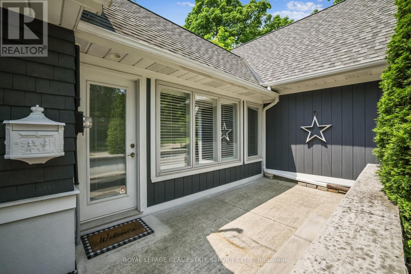 382 Trafalgar Road, Oakville, Ontario  L6J 3H5 - Photo 5 - W12991350