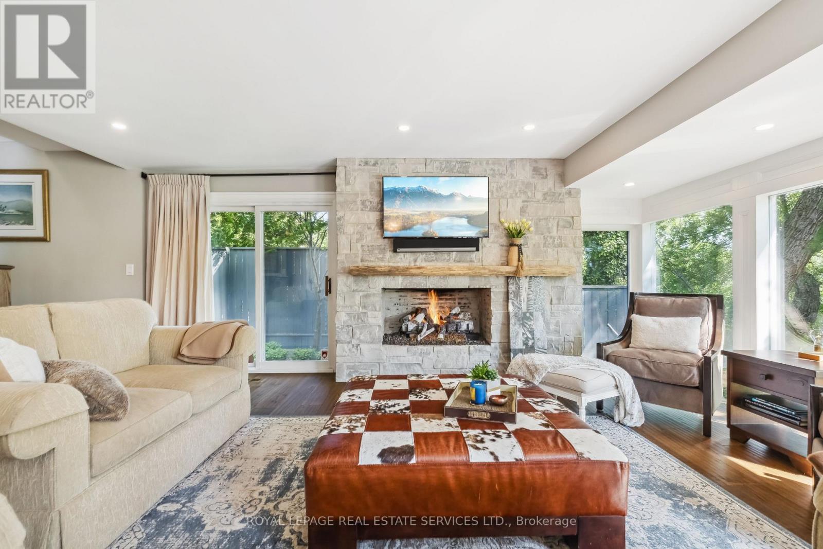 382 Trafalgar Road, Oakville, Ontario  L6J 3H5 - Photo 9 - W12991350