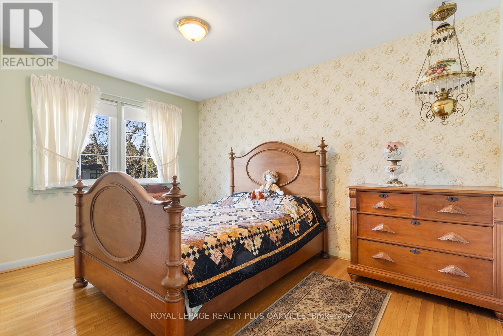 227 Sandwell Drive, Oakville, Ontario  L6L 4P3 - Photo 14 - W12991424