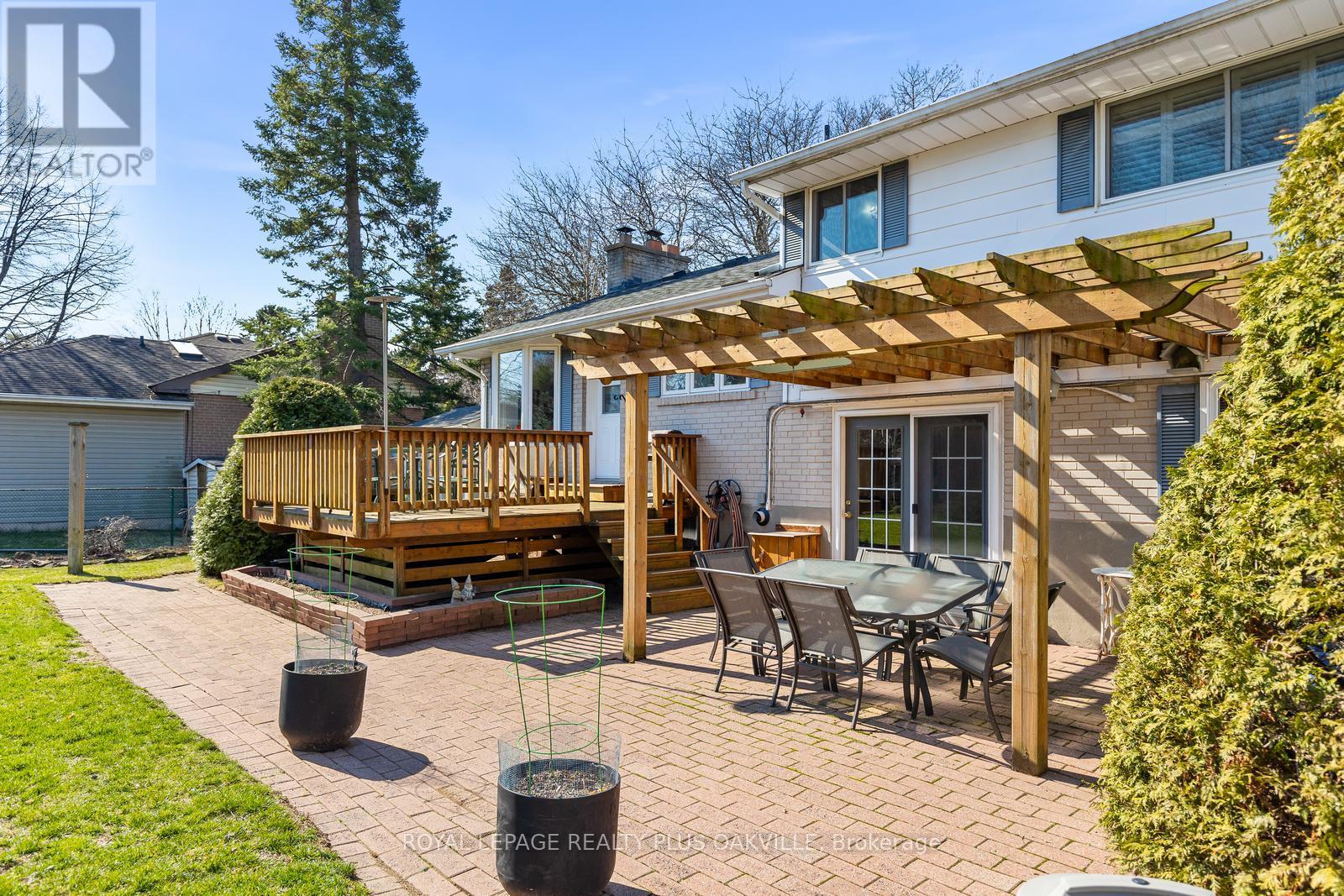 227 Sandwell Drive, Oakville, Ontario  L6L 4P3 - Photo 24 - W12991424