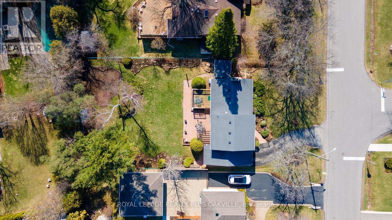 227 Sandwell Drive, Oakville, Ontario  L6L 4P3 - Photo 30 - W12991424