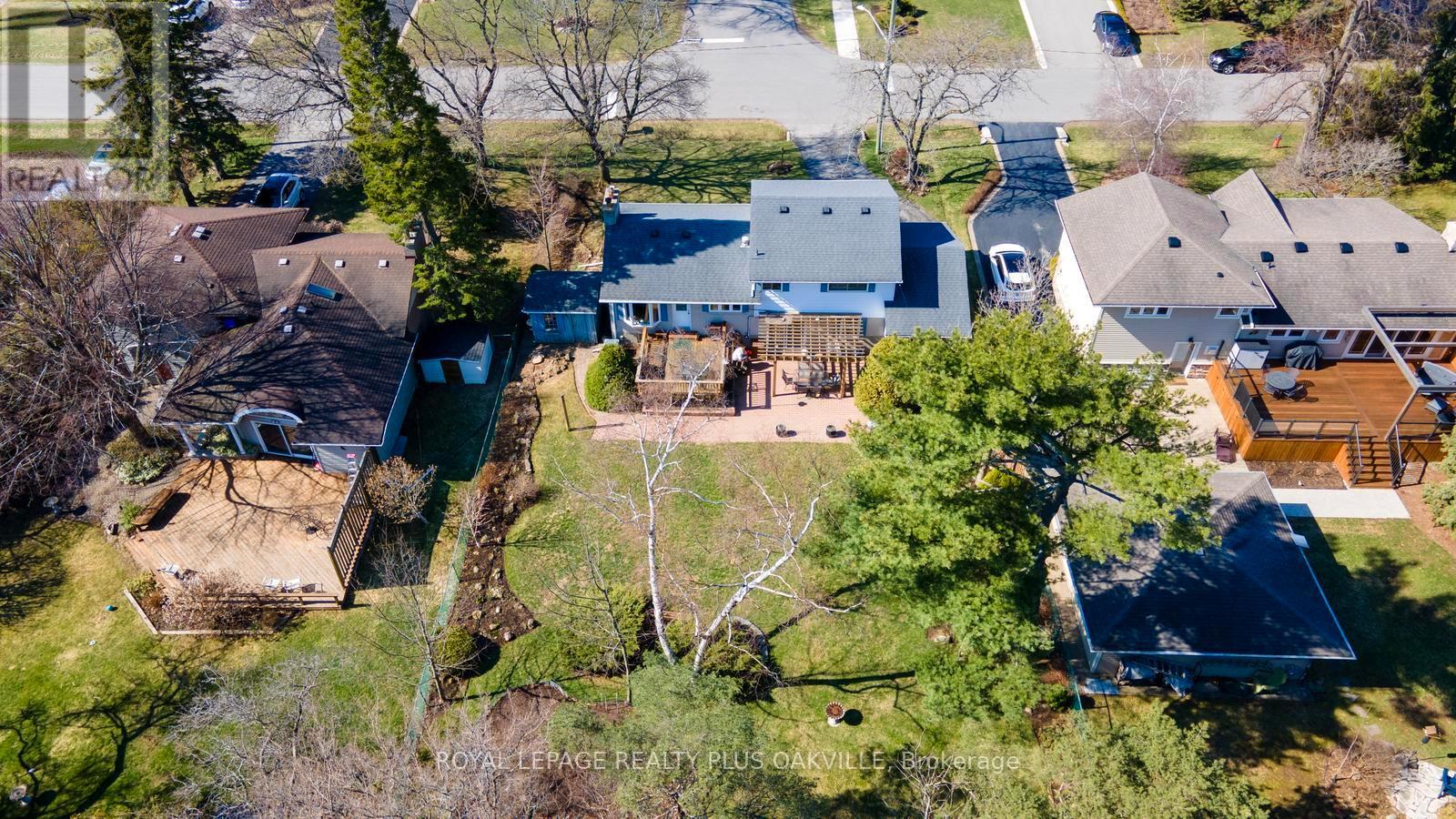 227 Sandwell Drive, Oakville, Ontario  L6L 4P3 - Photo 32 - W12991424