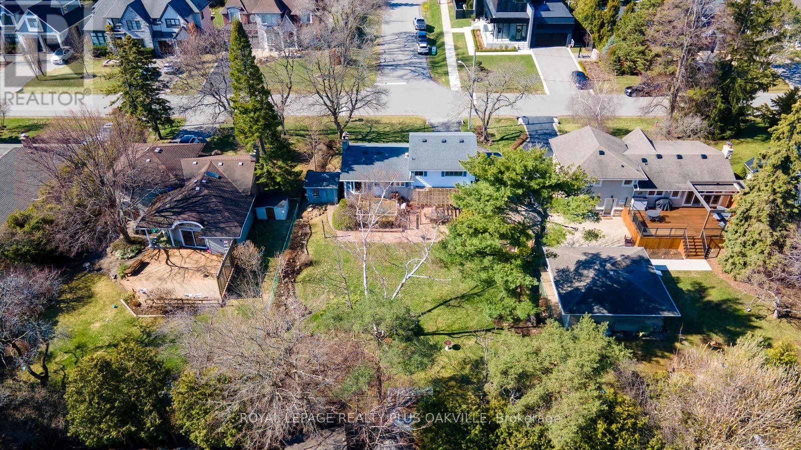 227 Sandwell Drive, Oakville, Ontario  L6L 4P3 - Photo 33 - W12991424