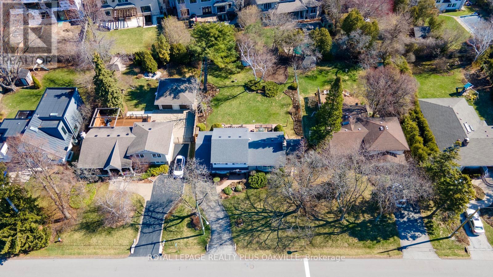 227 Sandwell Drive, Oakville, Ontario  L6L 4P3 - Photo 34 - W12991424