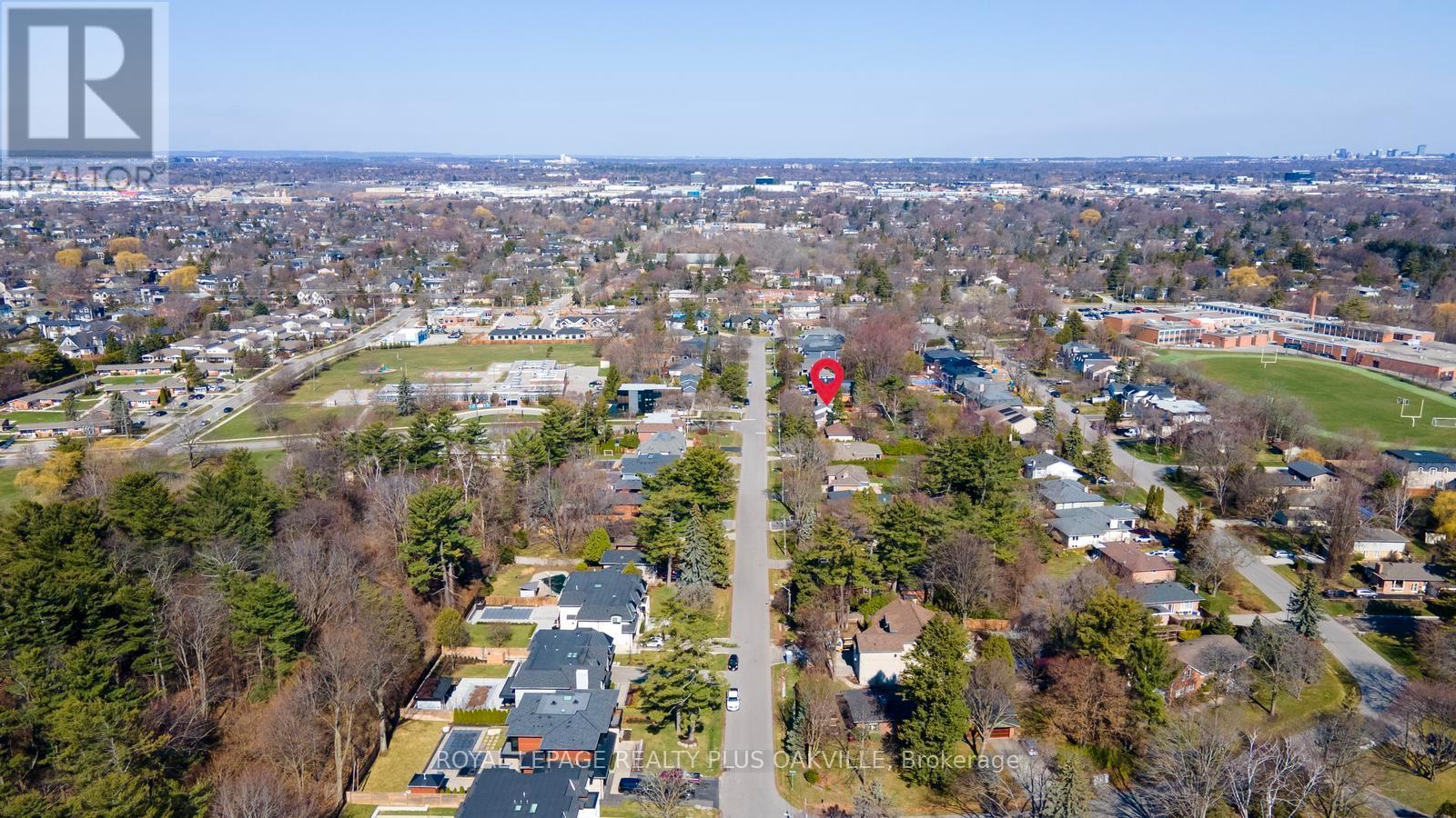 227 Sandwell Drive, Oakville, Ontario  L6L 4P3 - Photo 37 - W12991424