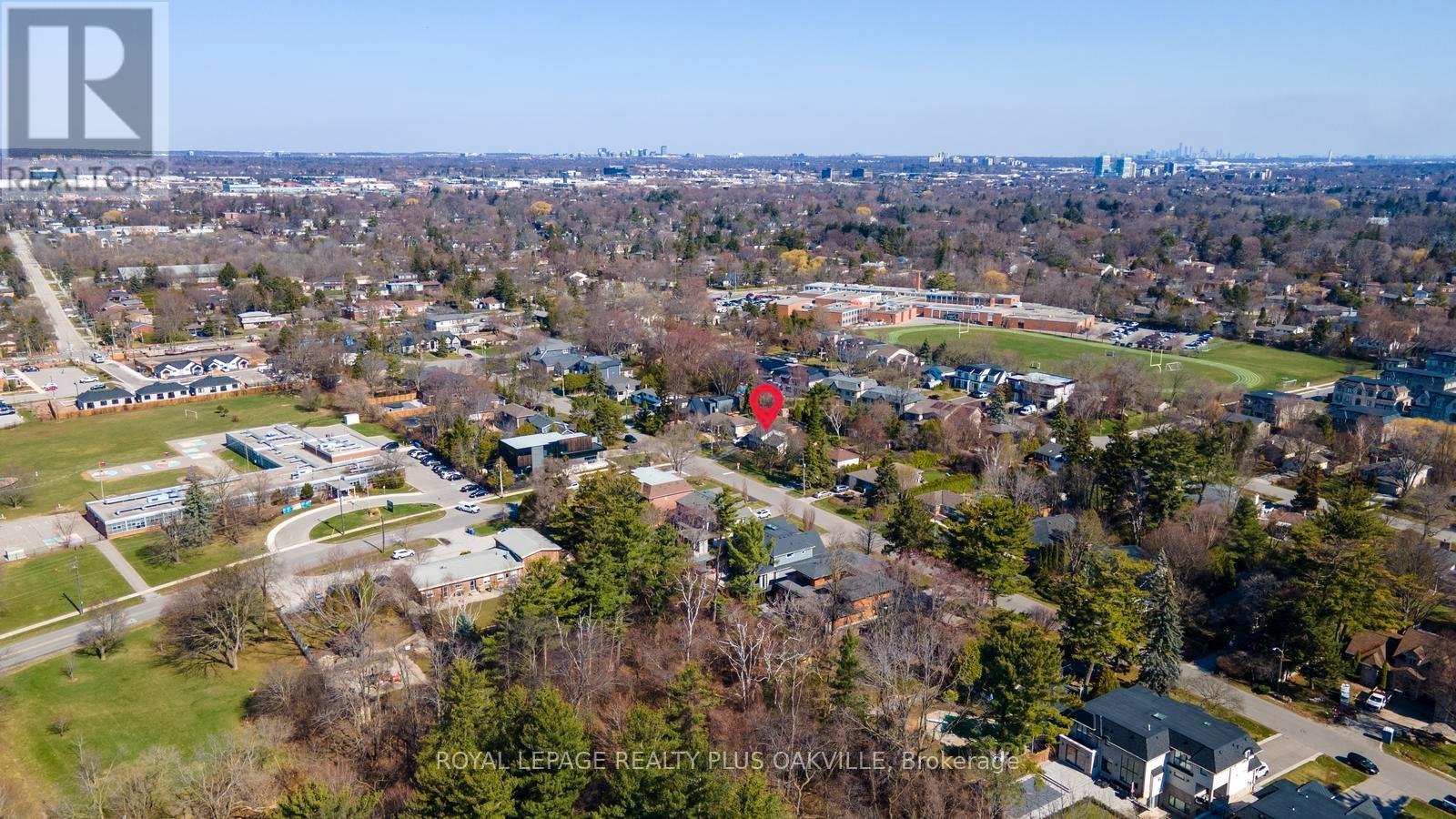 227 Sandwell Drive, Oakville, Ontario  L6L 4P3 - Photo 38 - W12991424