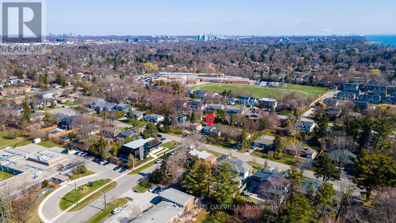 227 Sandwell Drive, Oakville, Ontario  L6L 4P3 - Photo 39 - W12991424