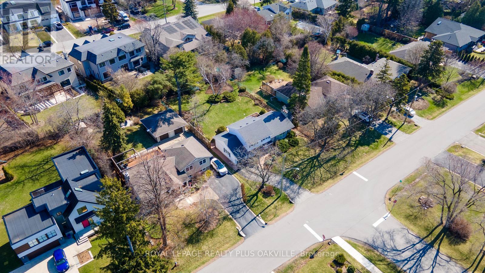 227 Sandwell Drive, Oakville, Ontario  L6L 4P3 - Photo 41 - W12991424