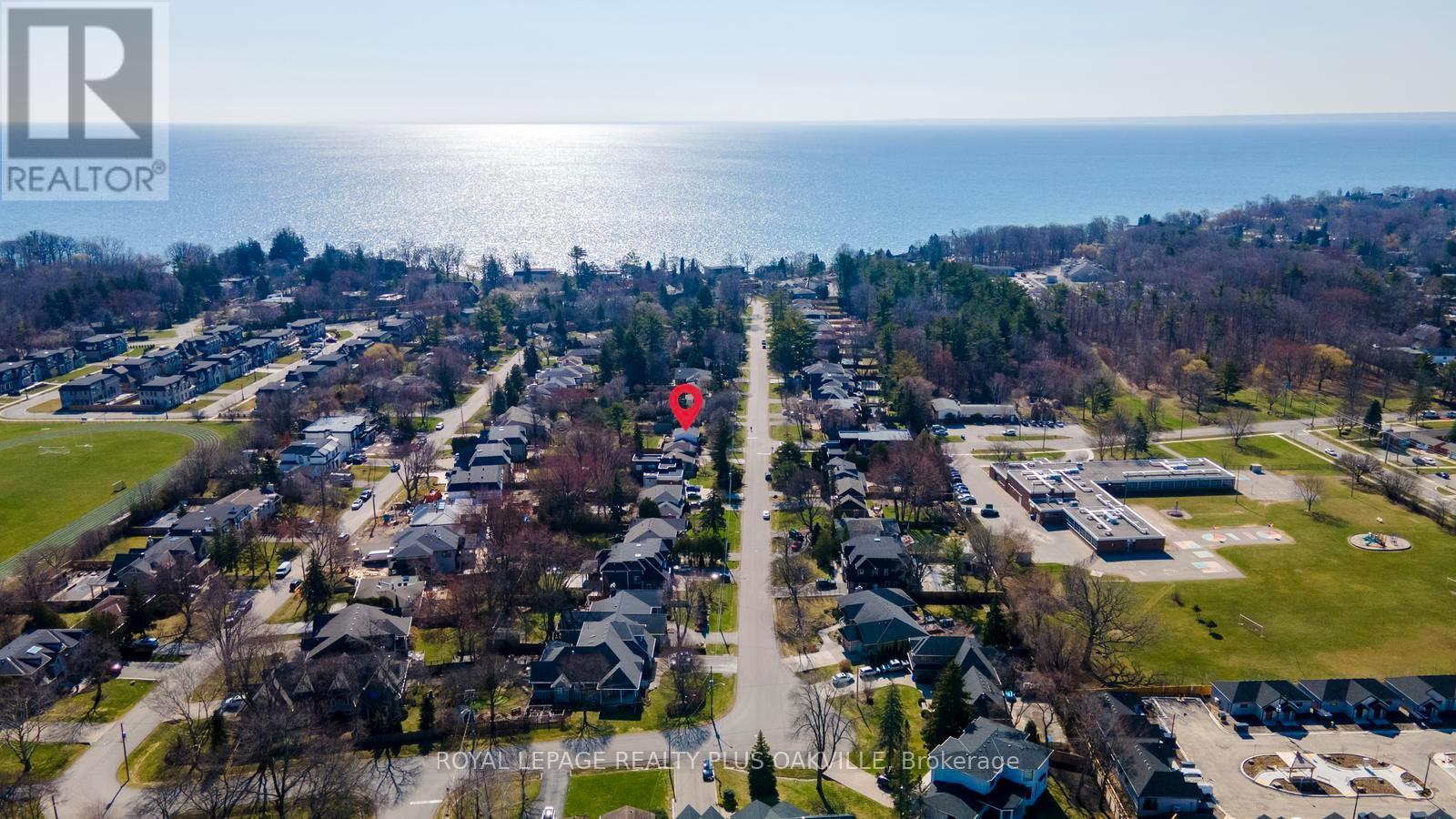 227 Sandwell Drive, Oakville, Ontario  L6L 4P3 - Photo 43 - W12991424