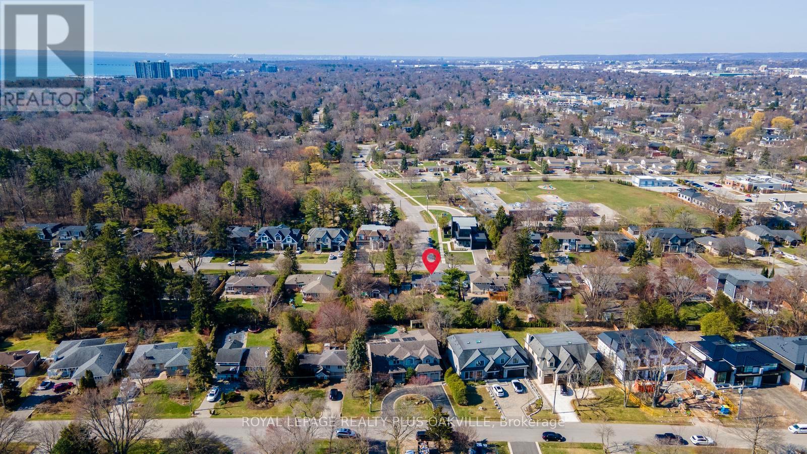 227 Sandwell Drive, Oakville, Ontario  L6L 4P3 - Photo 44 - W12991424