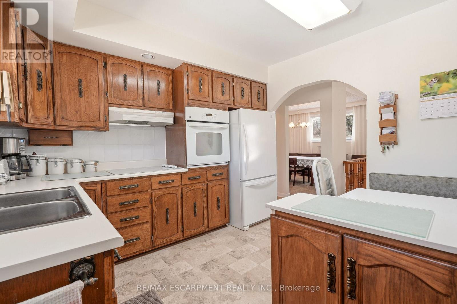 491 Warminster Drive, Oakville, Ontario  L6L 4N4 - Photo 11 - W12991454