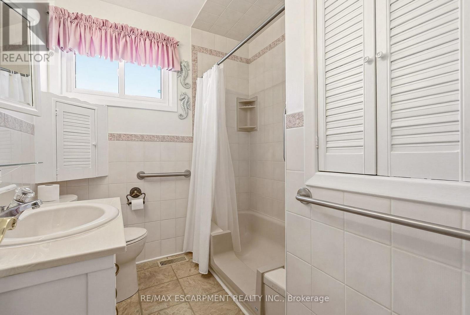 491 Warminster Drive, Oakville, Ontario  L6L 4N4 - Photo 16 - W12991454