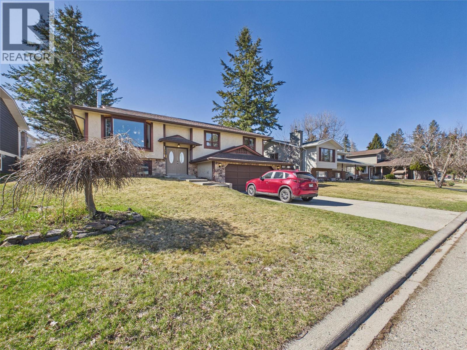 1321 16th Street S, Cranbrook, British Columbia  V1C 5K5 - Photo 2 - 10383179