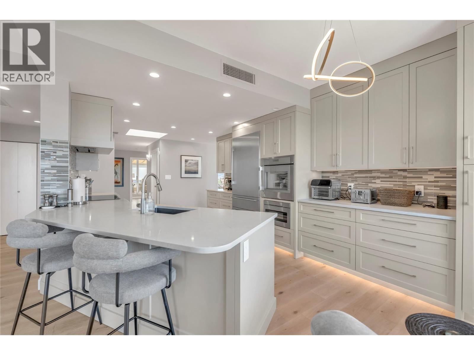 86 Lakeshore Drive Unit# 701, Penticton, British Columbia  V2A 1B5 - Photo 10 - 10380124