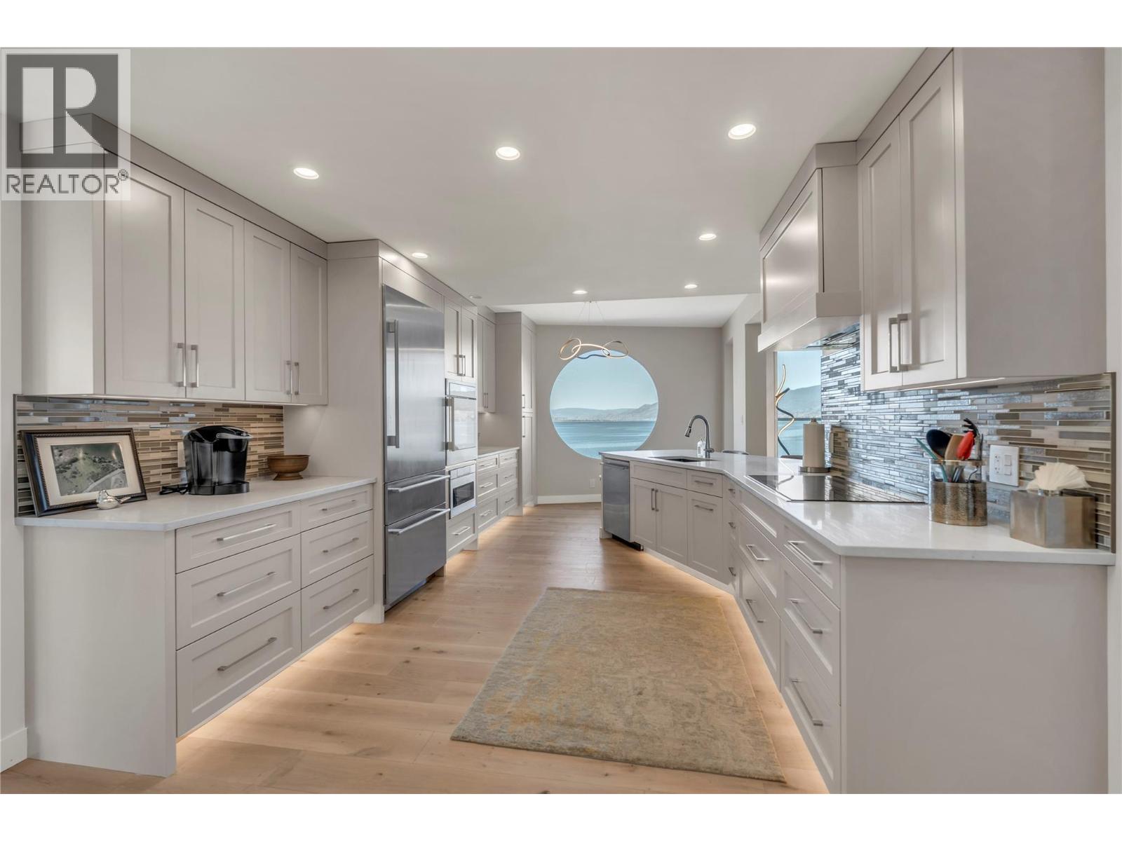 86 Lakeshore Drive Unit# 701, Penticton, British Columbia  V2A 1B5 - Photo 3 - 10380124