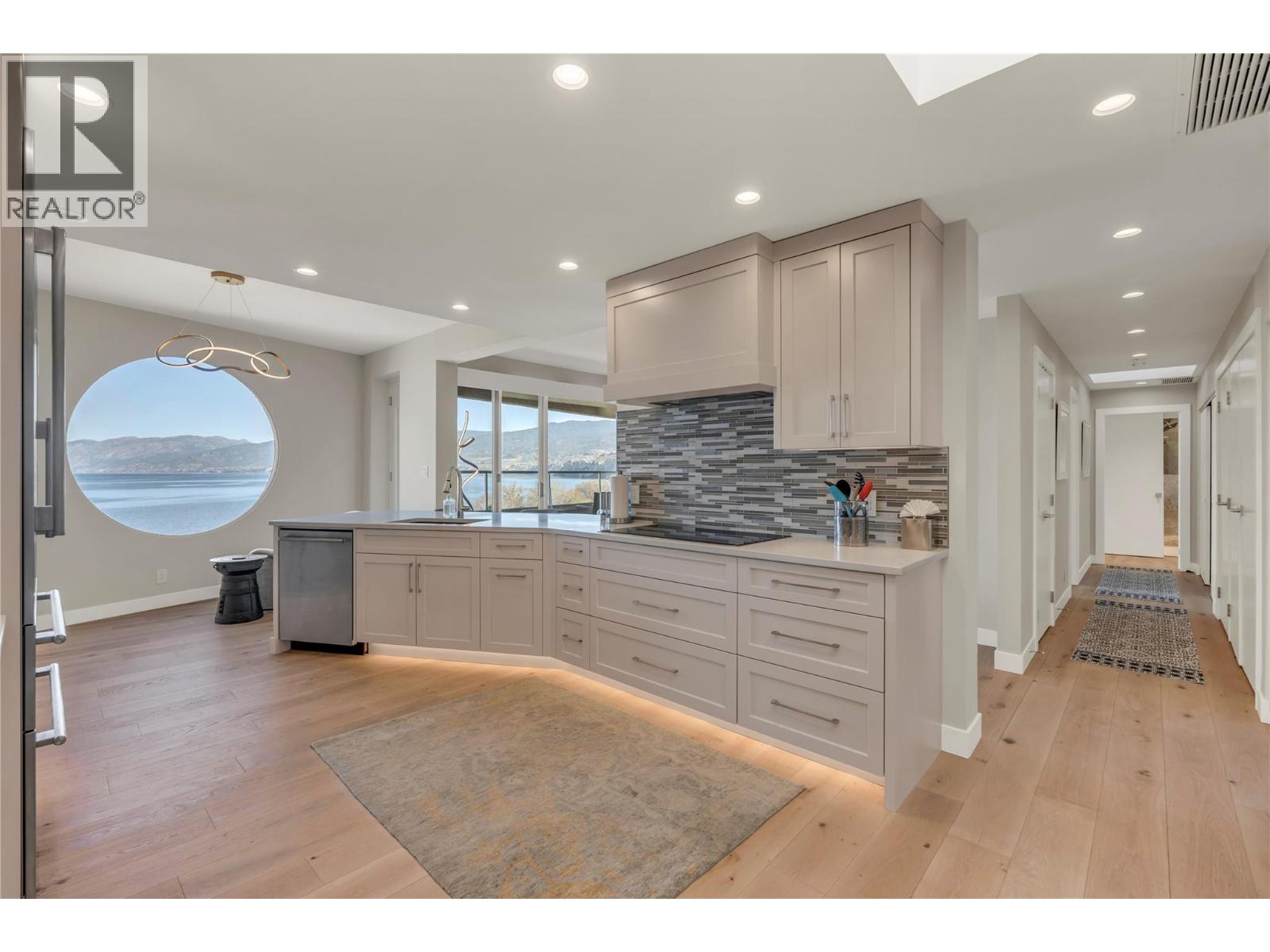 86 Lakeshore Drive Unit# 701, Penticton, British Columbia  V2A 1B5 - Photo 5 - 10380124