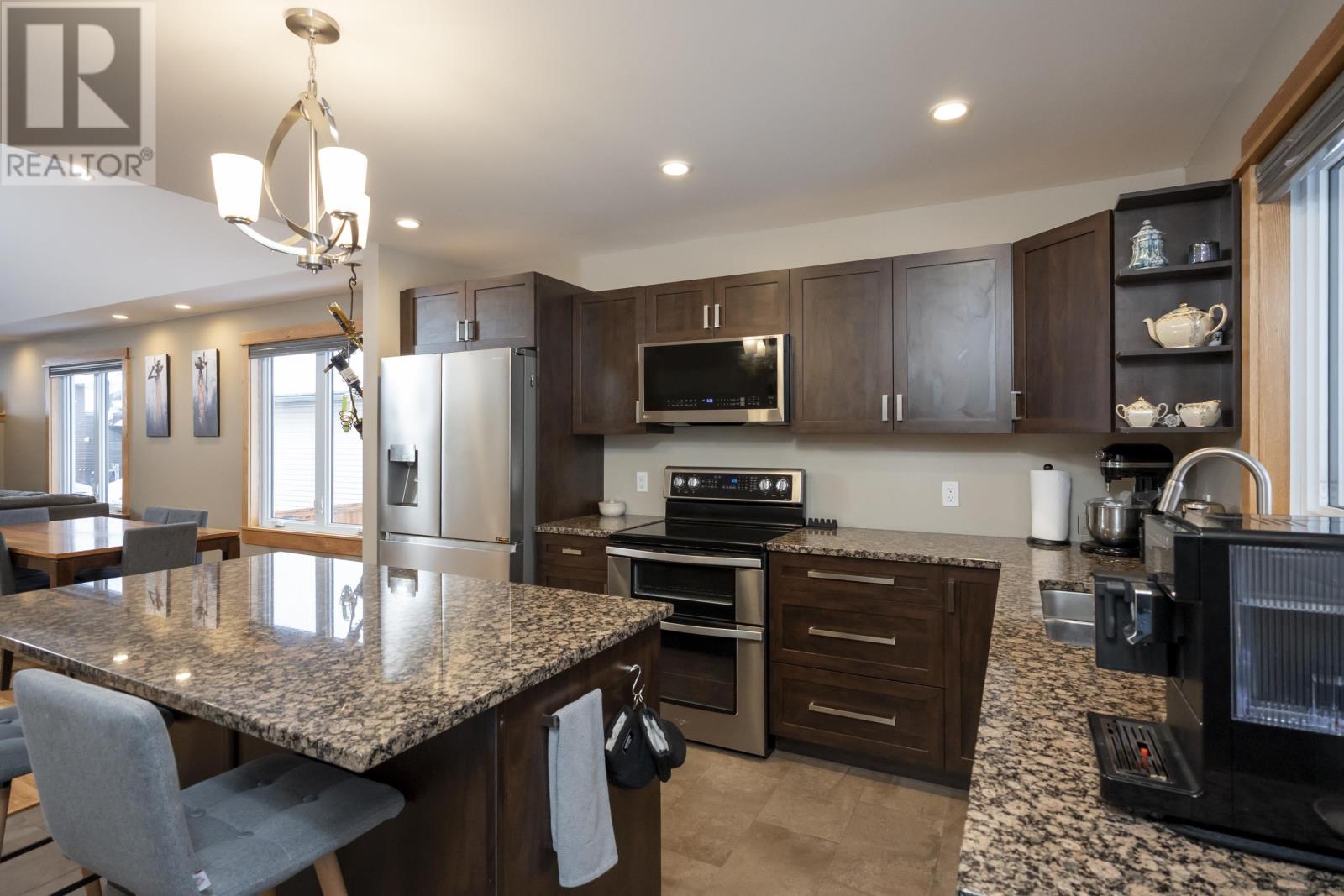 333 Ruby Cres, Thunder Bay, Ontario  P7G 2S9 - Photo 9 - TB2600547