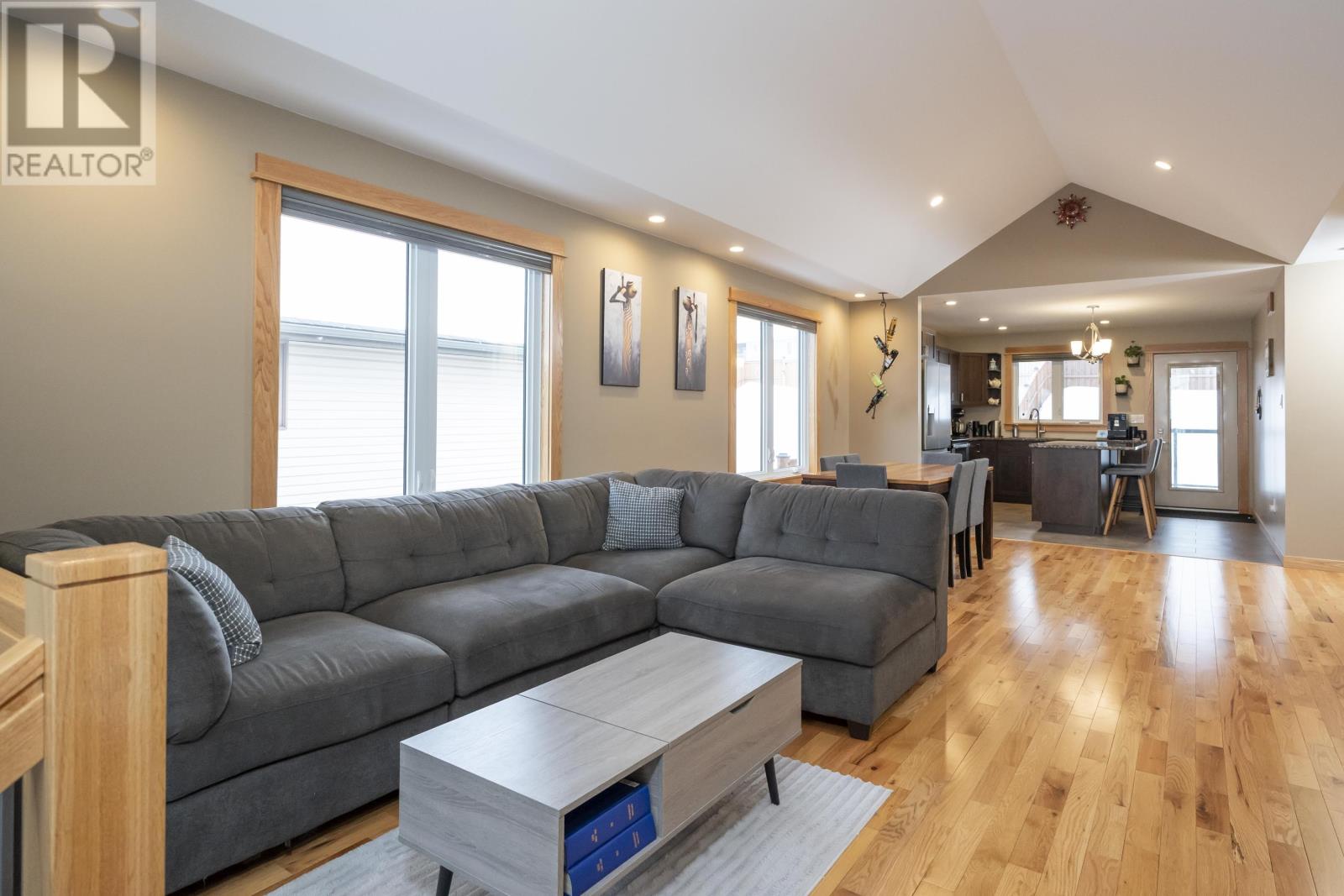 333 Ruby Cres, Thunder Bay, Ontario  P7G 2S9 - Photo 5 - TB2600547