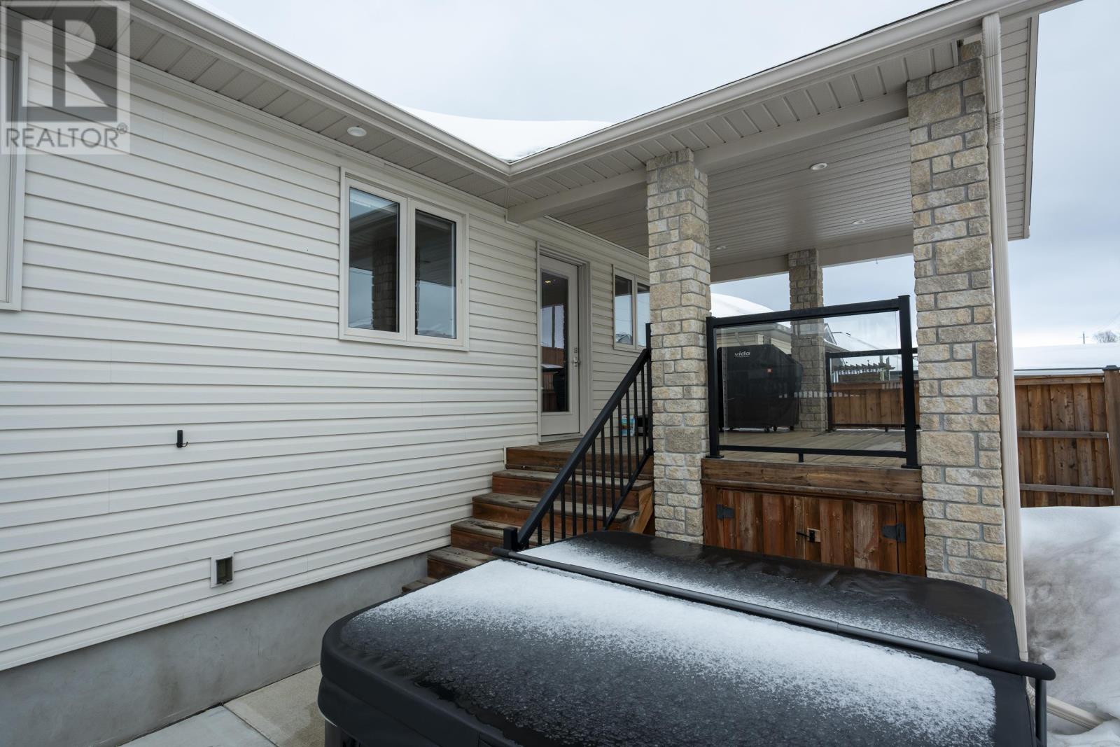 333 Ruby Cres, Thunder Bay, Ontario  P7G 2S9 - Photo 44 - TB2600547