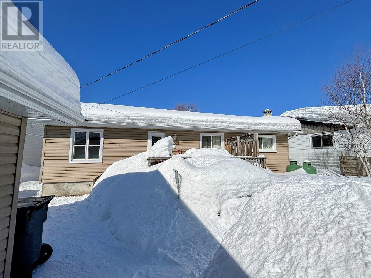 48 Redwing Ave, Manitouwadge, Ontario  P0T 2C0 - Photo 32 - TB2600650