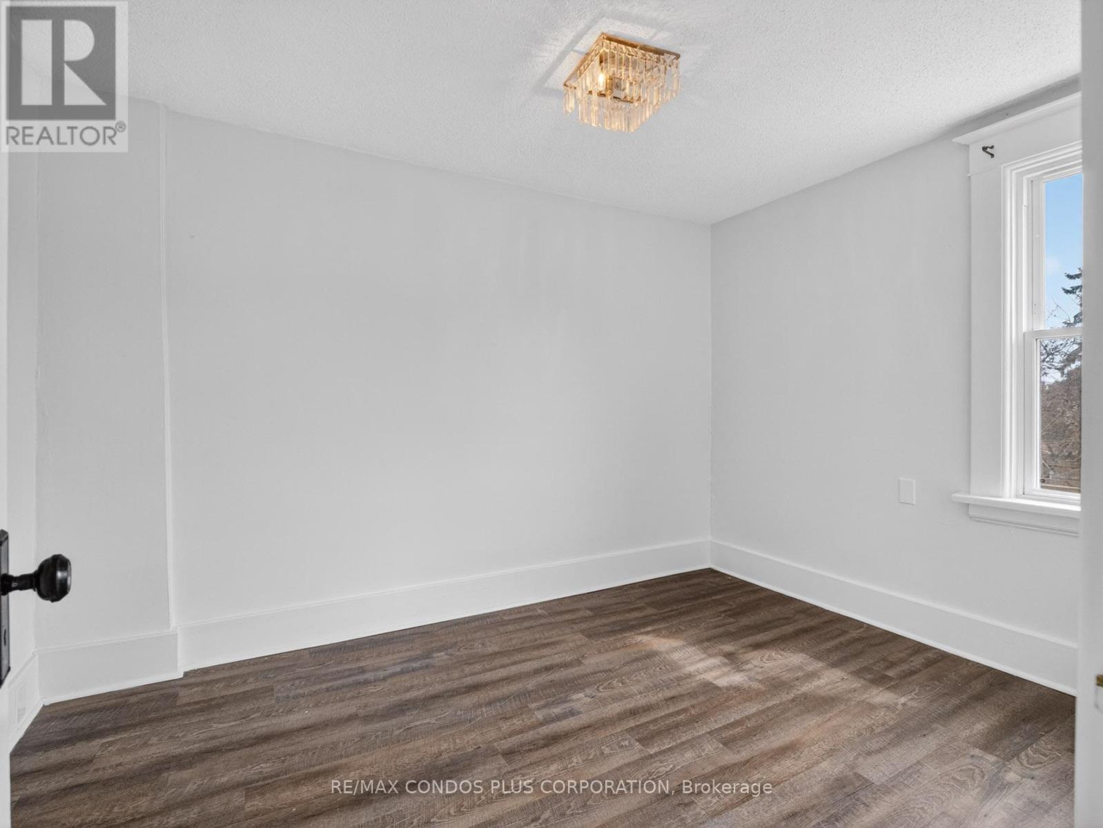 5070 Third Avenue, Niagara Falls, Ontario  L2E 4M1 - Photo 15 - X12991256