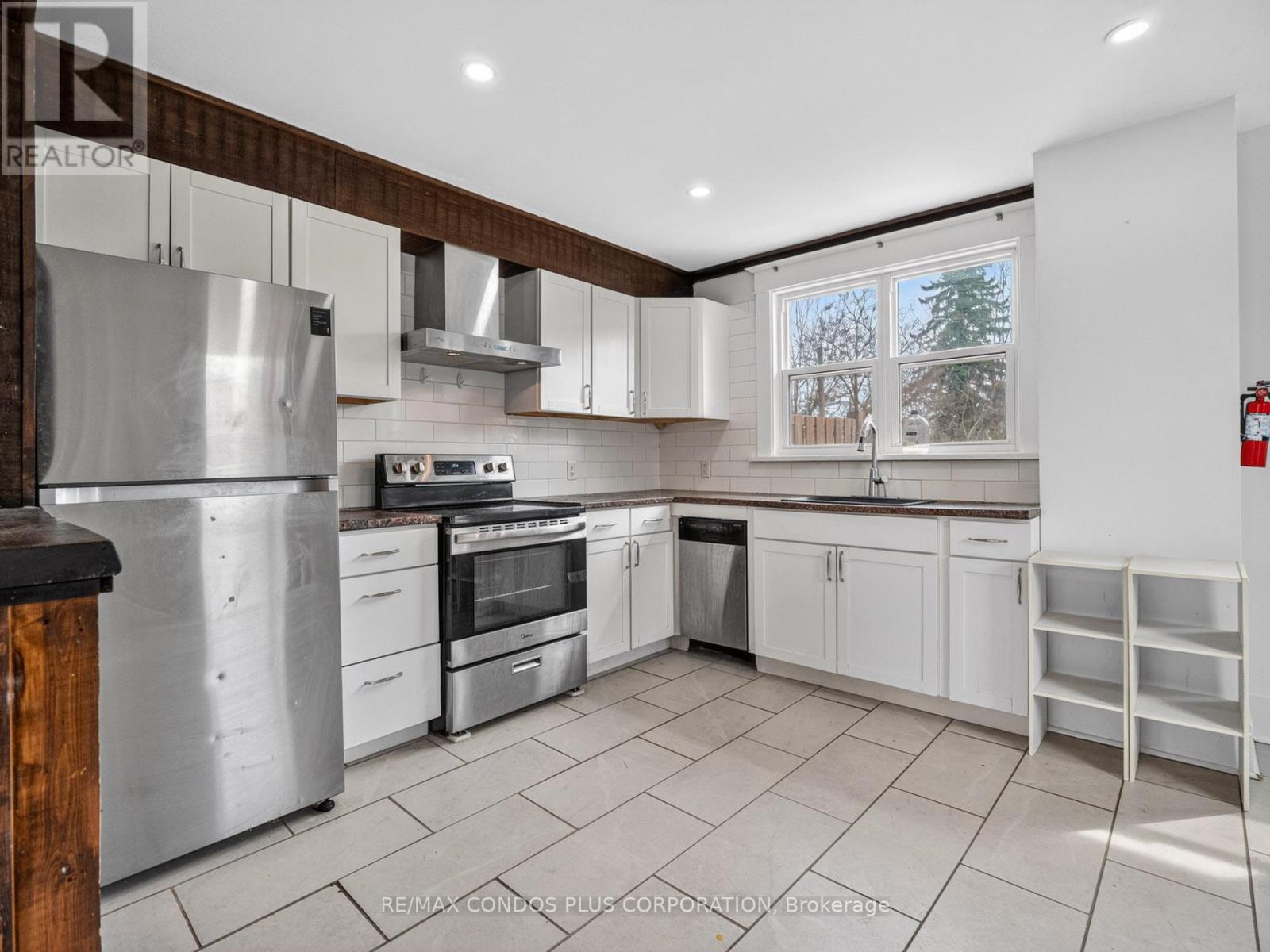 5070 Third Avenue, Niagara Falls, Ontario  L2E 4M1 - Photo 2 - X12991256