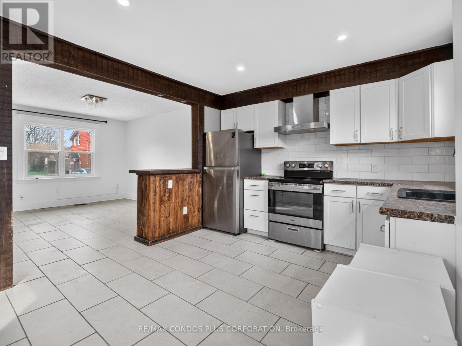 5070 Third Avenue, Niagara Falls, Ontario  L2E 4M1 - Photo 7 - X12991256