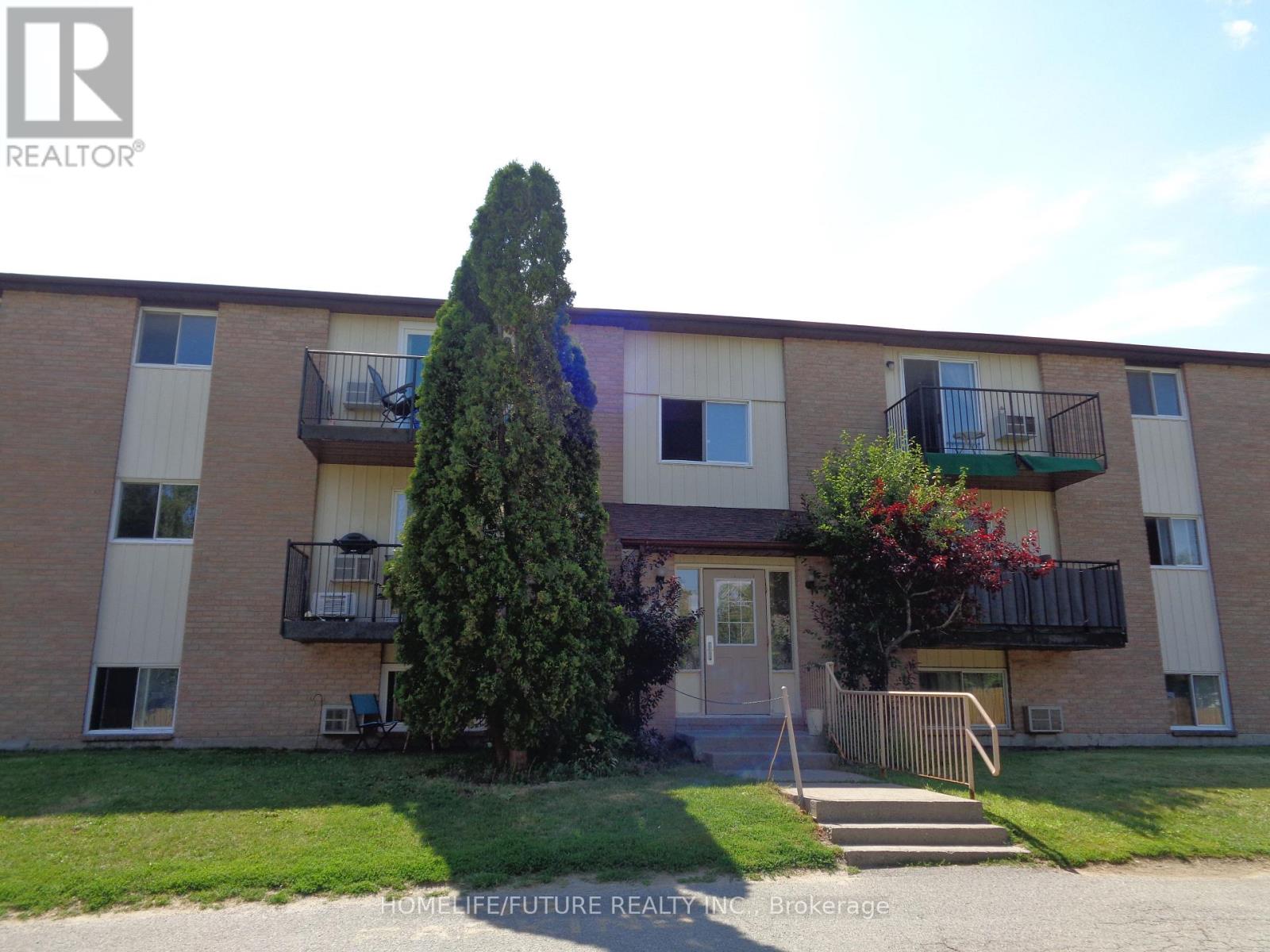 35 Union Street, Belleville, Ontario  K8P 2B5 - Photo 2 - X12991268