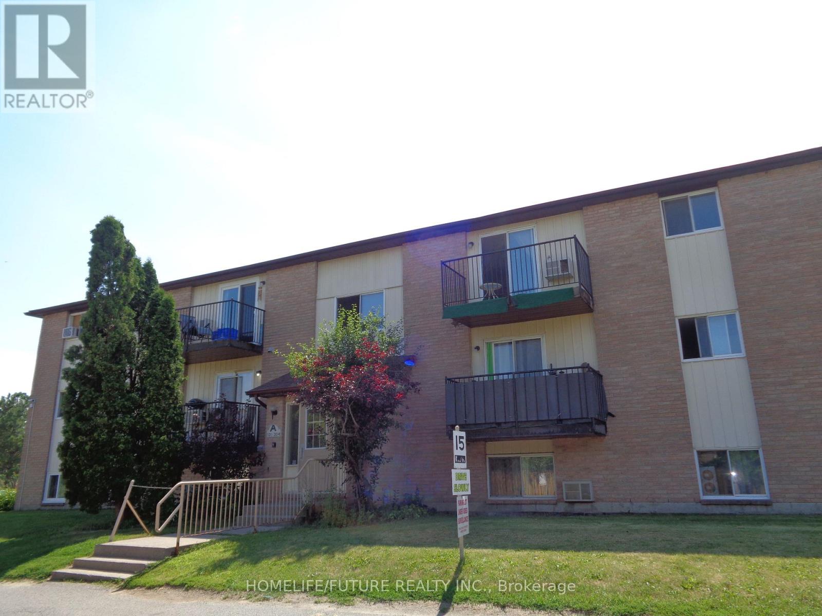 35 Union Street, Belleville, Ontario  K8P 2B5 - Photo 3 - X12991268