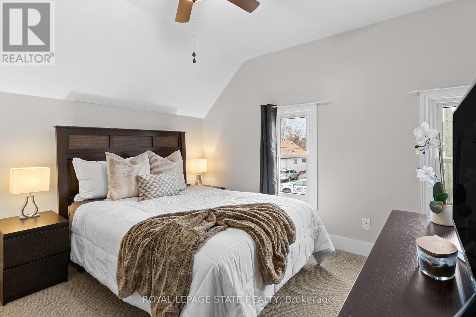 109 Wilton Avenue, Welland, Ontario  L3C 2A1 - Photo 4 - X12991308