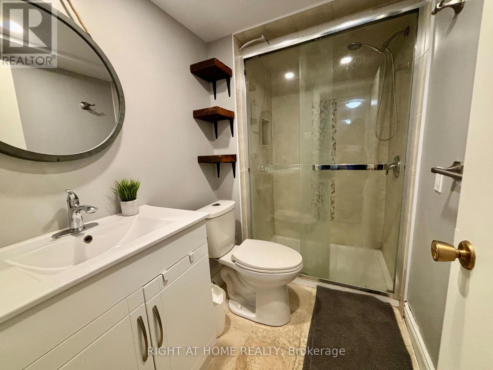 266 Westcourt Place, Waterloo, Ontario  N2L 2R7 - Photo 18 - X12991310