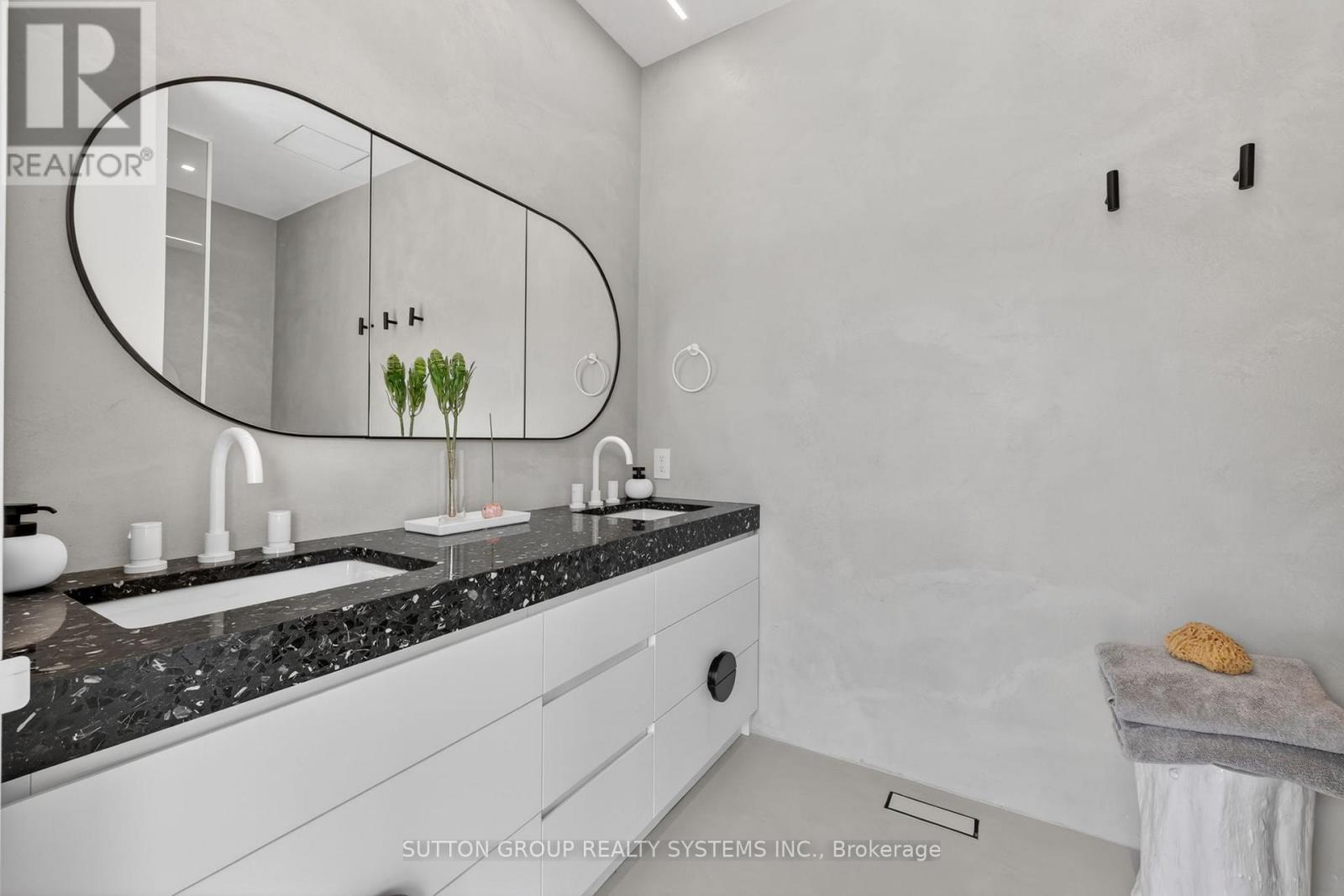 120 Sebastian Street, Blue Mountains, Ontario  N0H 1J0 - Photo 46 - X12991318