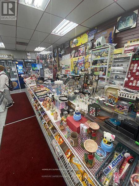 359 Carlton Ave Avenue E, St. Catharines, Ontario  L2N 1C2 - Photo 6 - X12991344