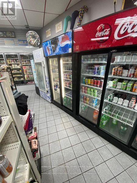 359 Carlton Ave Avenue E, St. Catharines, Ontario  L2N 1C2 - Photo 9 - X12991344