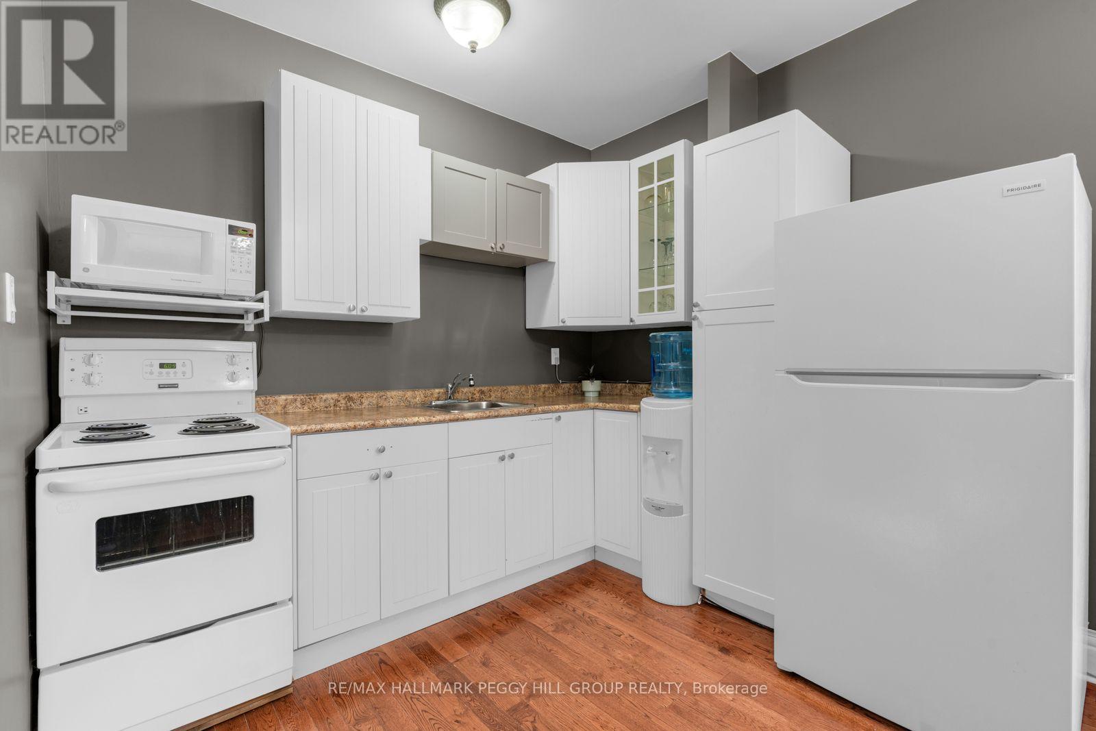 1002 Cowbell Lane, Gravenhurst, Ontario  P0E 1N0 - Photo 17 - X12991474