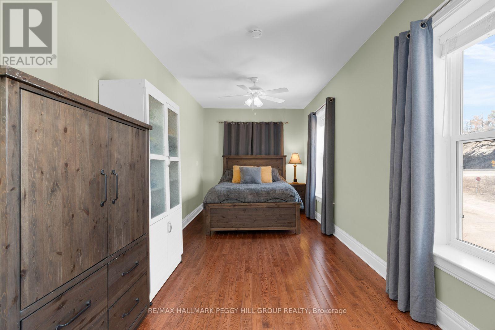 1002 Cowbell Lane, Gravenhurst, Ontario  P0E 1N0 - Photo 18 - X12991474