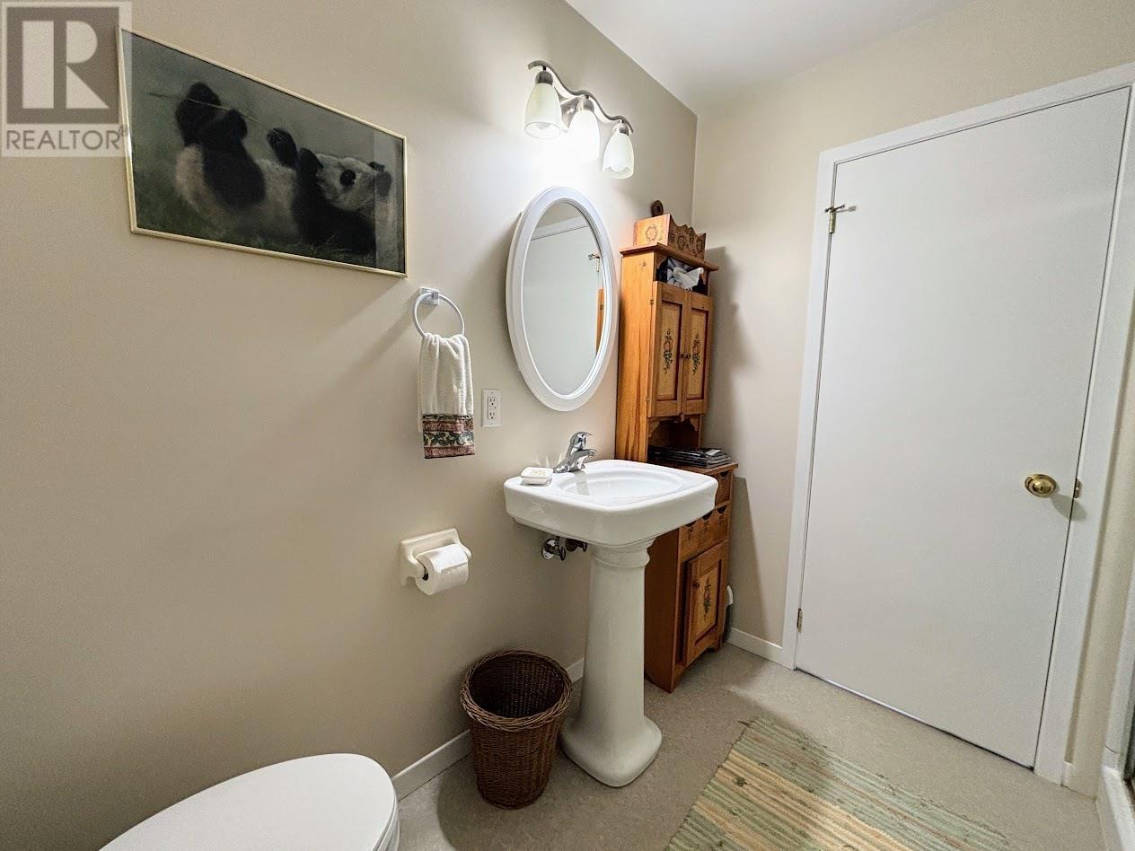 48 Redwing Ave, Manitouwadge, Ontario  P0T 2C0 - Photo 18 - TB2600650