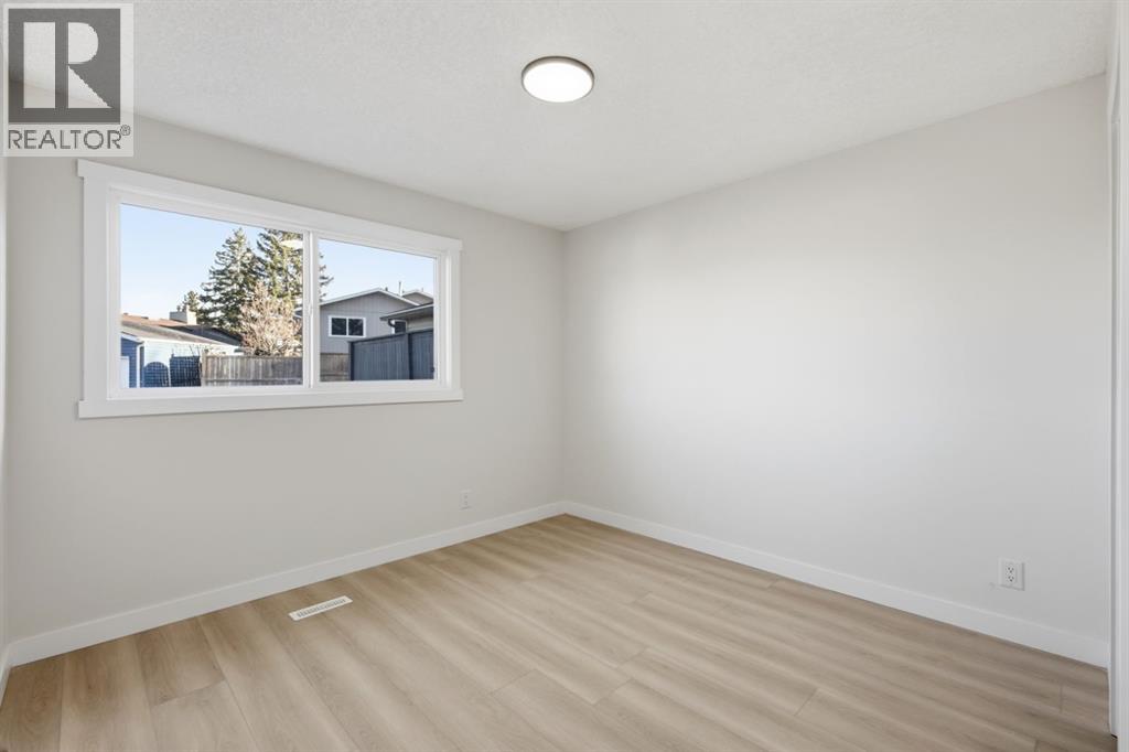 8426 Berkley Road Nw, Calgary, Alberta  T3K 1B4 - Photo 22 - A2293697