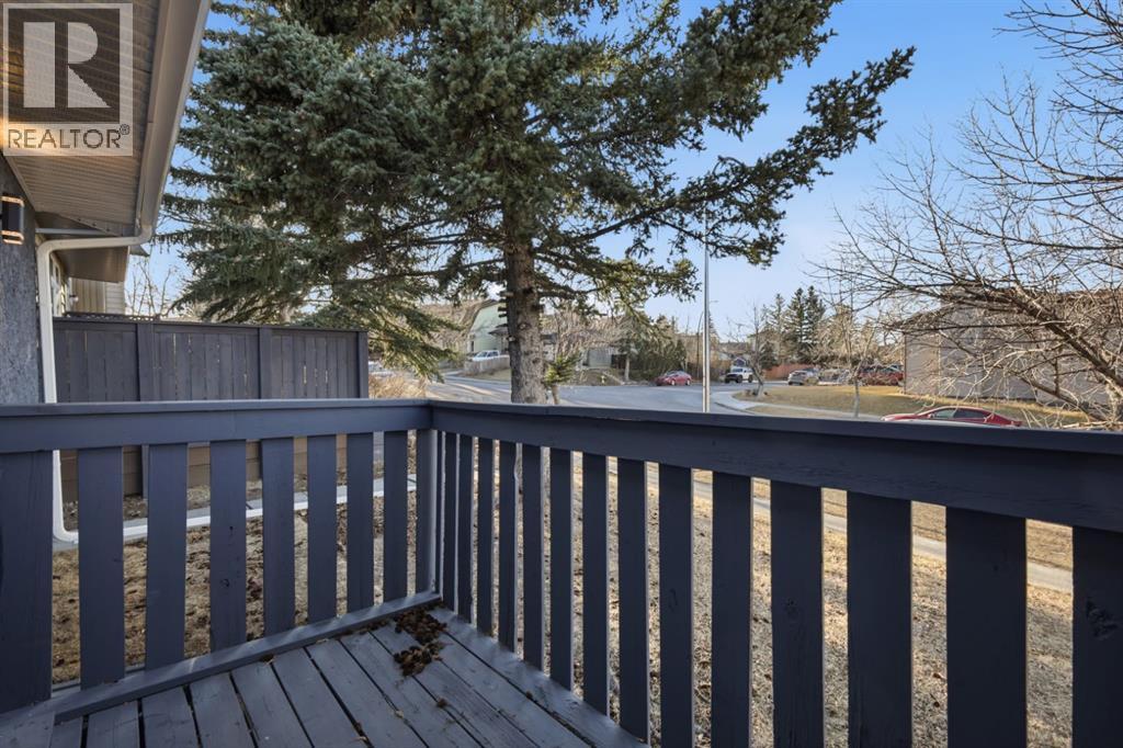 8426 Berkley Road Nw, Calgary, Alberta  T3K 1B4 - Photo 10 - A2293697