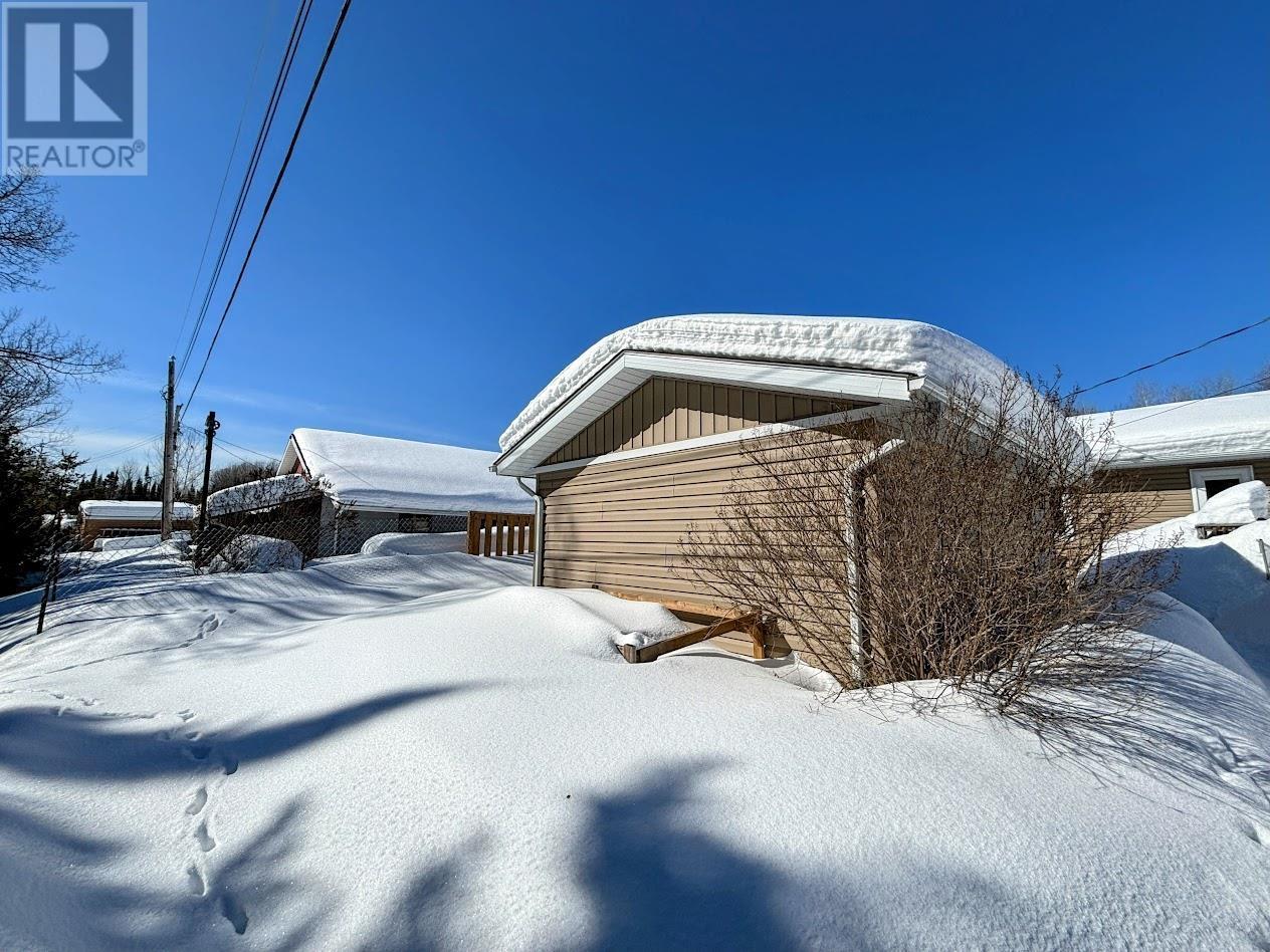 48 Redwing Ave, Manitouwadge, Ontario  P0T 2C0 - Photo 35 - TB2600650